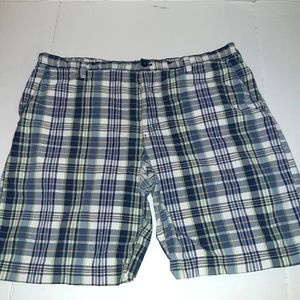 Men's Size 42 Waist Izod Plaid Shorts